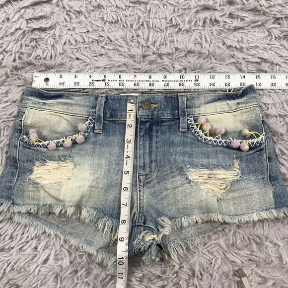New Wildfox Jeans Lara Pom Pom Distressed Shorts 26 festival boho western punk - Picture 5 of 6